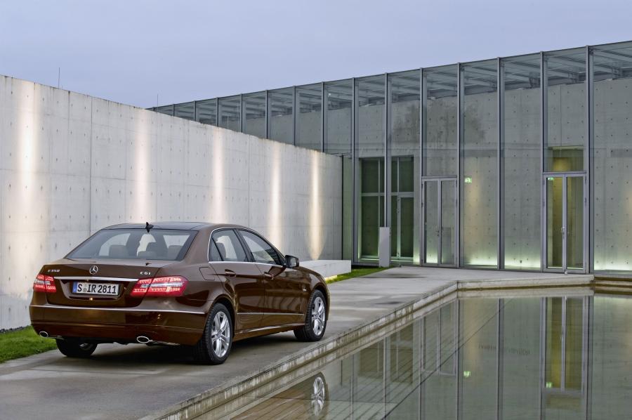  Mercedes-Benz E-Class 2010 года  (фото 14 из 128)